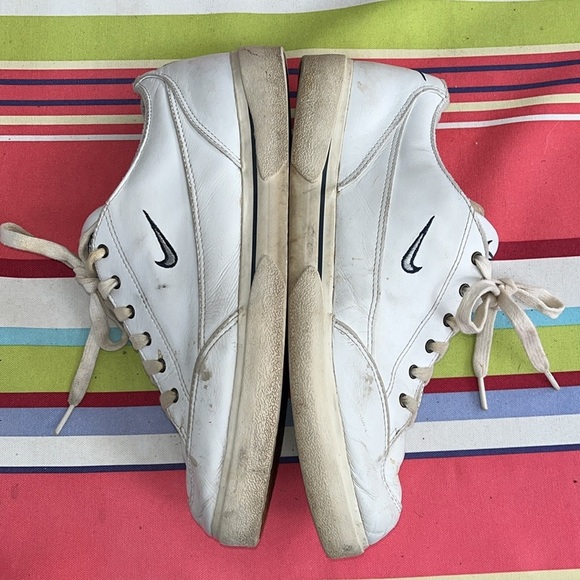 WOMEN’S WHITE NIKE shoes WITH SWOOSH RETRO GTS WOMEN’S SIZE 11 - Picture 9 of 10